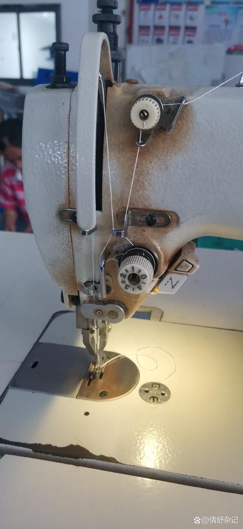 我们工厂专门生产塑料中空板箱,刀卡平卡等塑料周转包装材料,这些产品